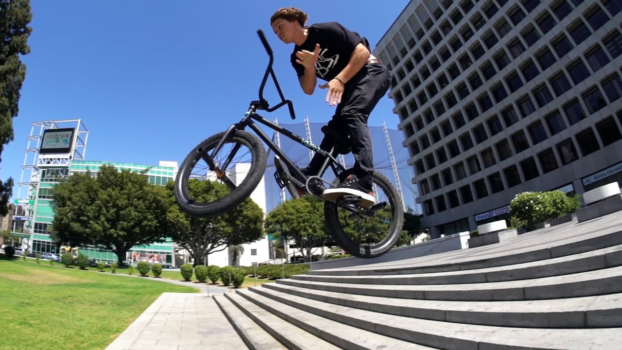 Уличная сессия BMX/SKATE со Стиви Черчиллем и Робертом Нилом