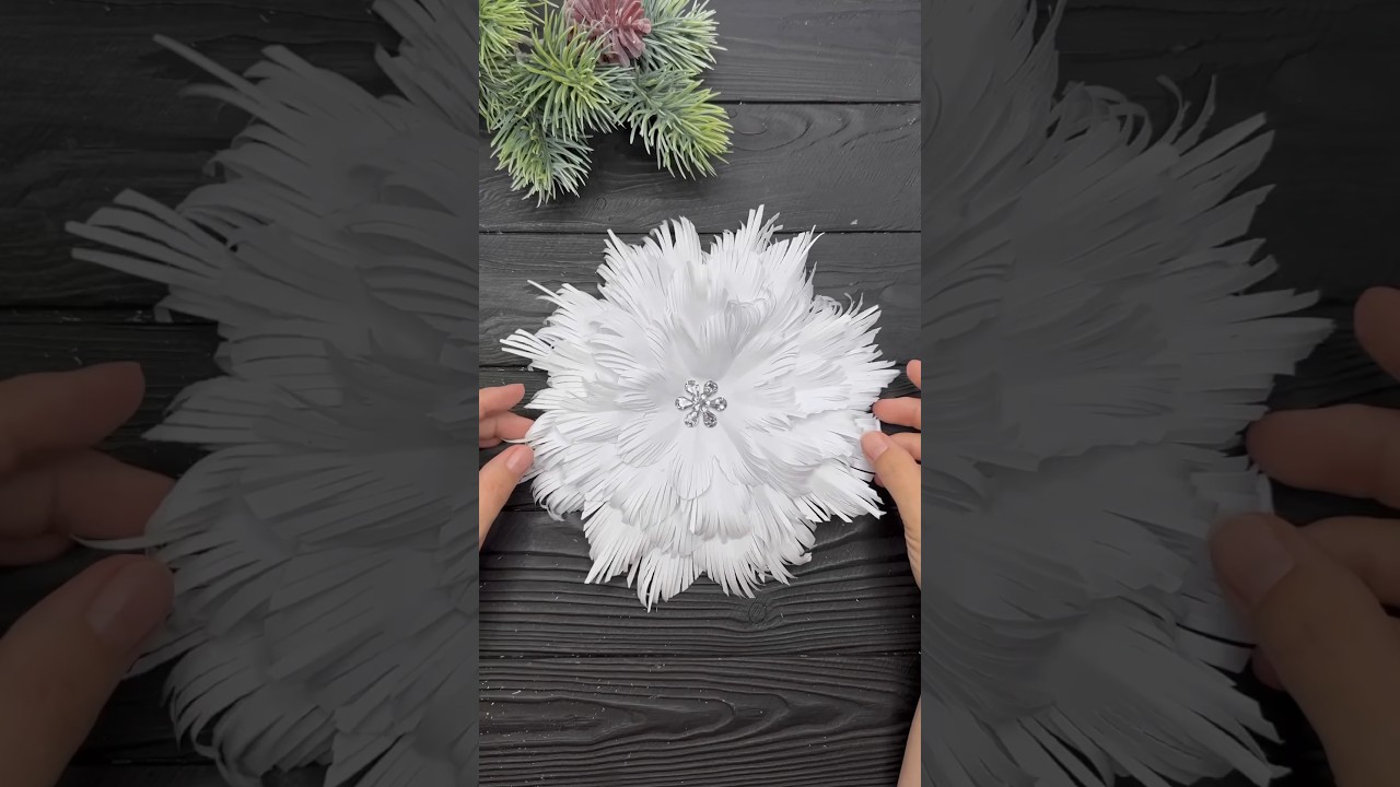 Easy Paper Snowflakes Paper Christmas decorations Tutorials #shorts