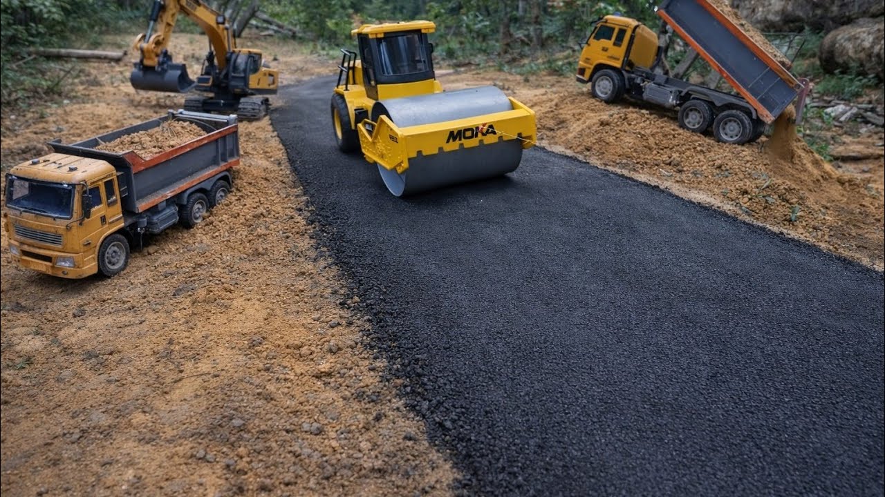 Excavator and Road Construction Project – Persiapan Jalur Mudik Lebaran 