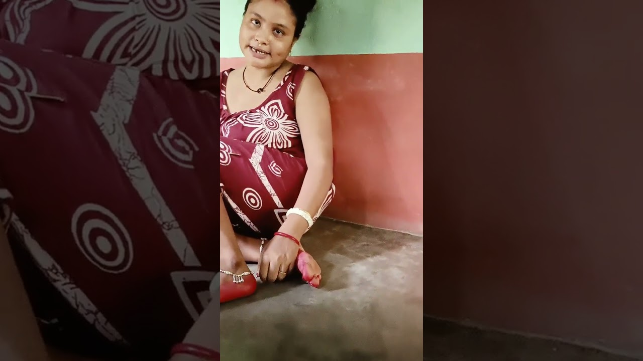 পায়ের নুপুর টা কেমন হয়েছে অবশ্যই কমেন্ট করে জানিও