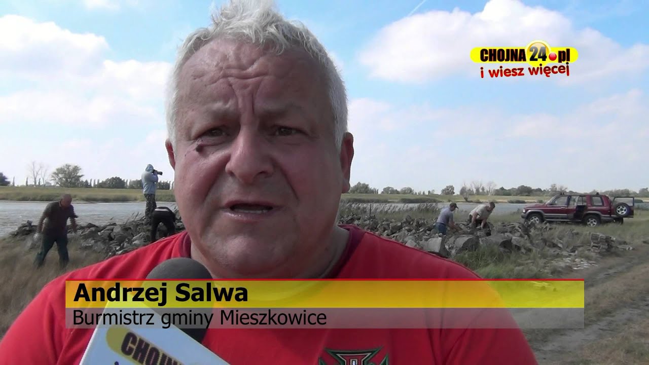 Nagrobki żołnierzy z II wojny światowej porzucone nad brzegiem Odry [chojna24.pl]