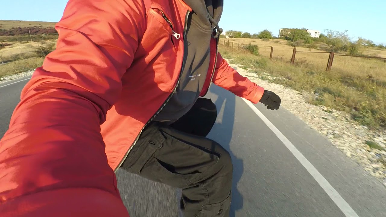 44 км/ч. Спуск с горки 10% уклона. Серфскейте на Waterborn 112 см и подшипниках NSK original.