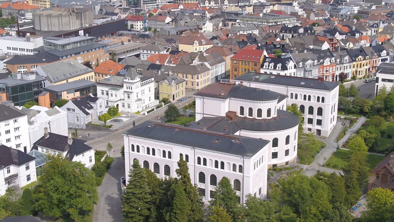 Masterseremoni ved Fakultet for kunst, musikk og design