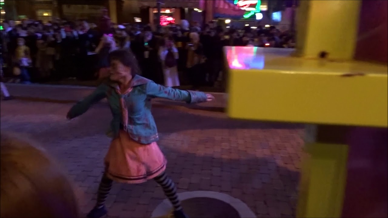 USJ ハロウィン Universal Studios Japan Cutie Zombies Last Dance of Halloween Night!