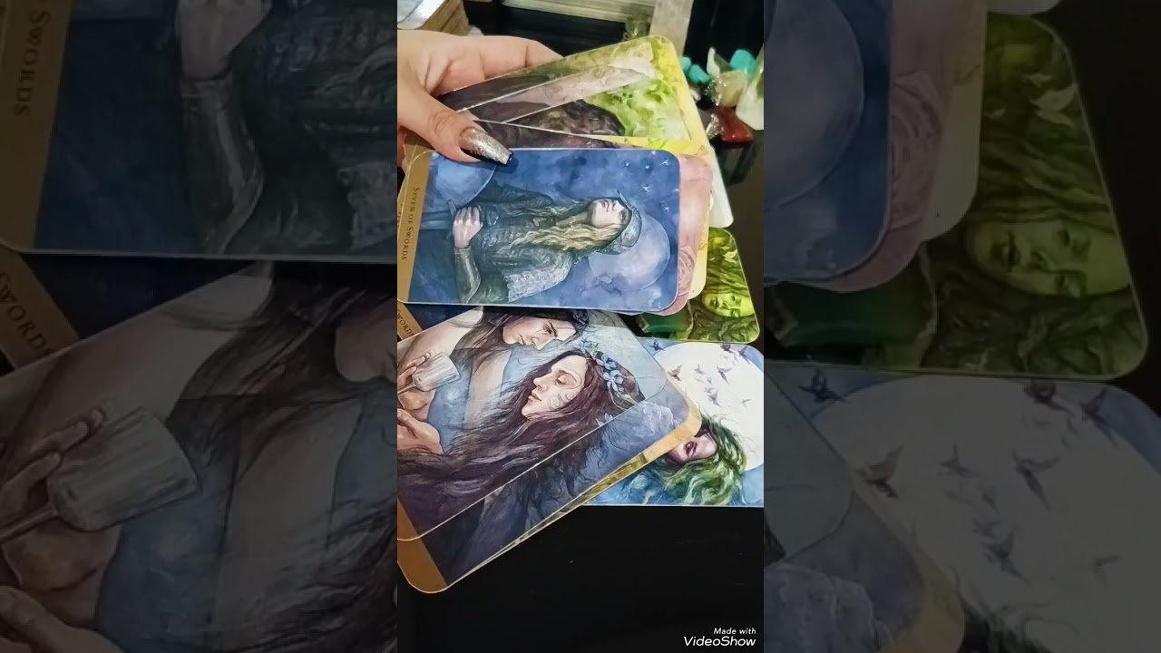 الكراش 🤗🥰 المعجب 😋حقيقه مشاعره و القادم بينكما 🩷🔮 بأول حرف من اسمه 👩‍❤️‍👨