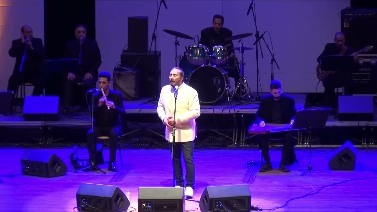 الشهد والدموع على الحجار