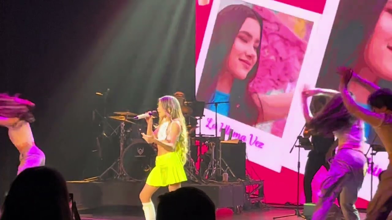 Ana Emilia en concierto parte 1