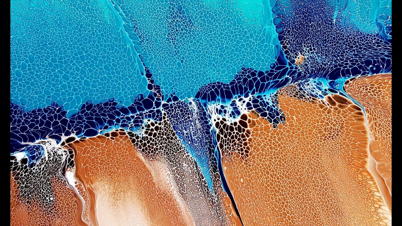 #785 Incredible Beach Pour - Swiped With White Then Spun On My Cake Turntable