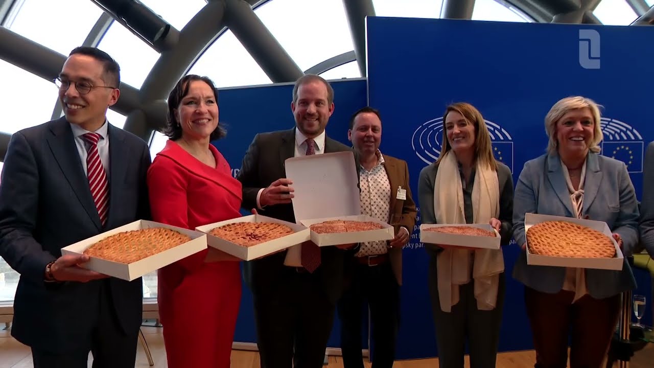 Europese erkenning voor Limburgse vlaai in Europees Parlement Roubroeks, Voncken, Demollin, Lenaers