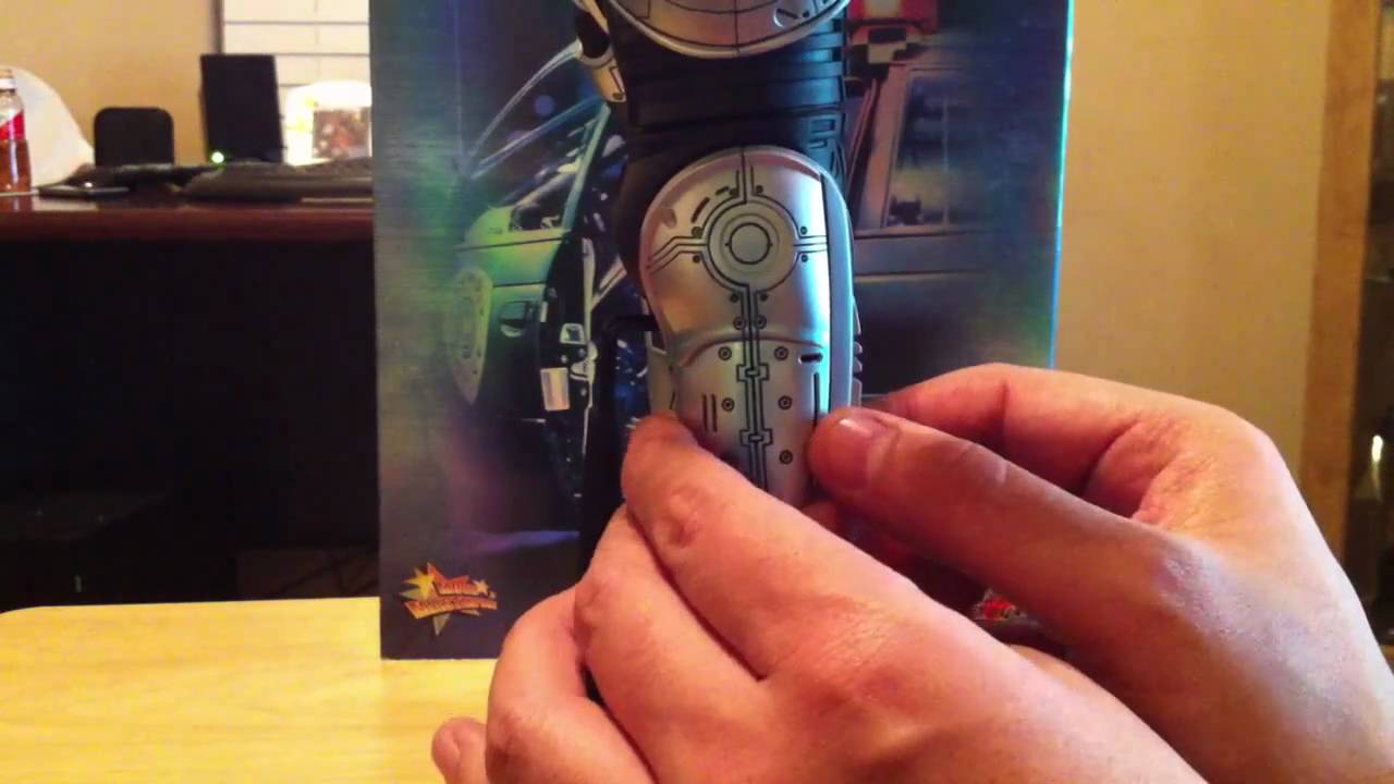 HoT Toys Robocop review unboxing