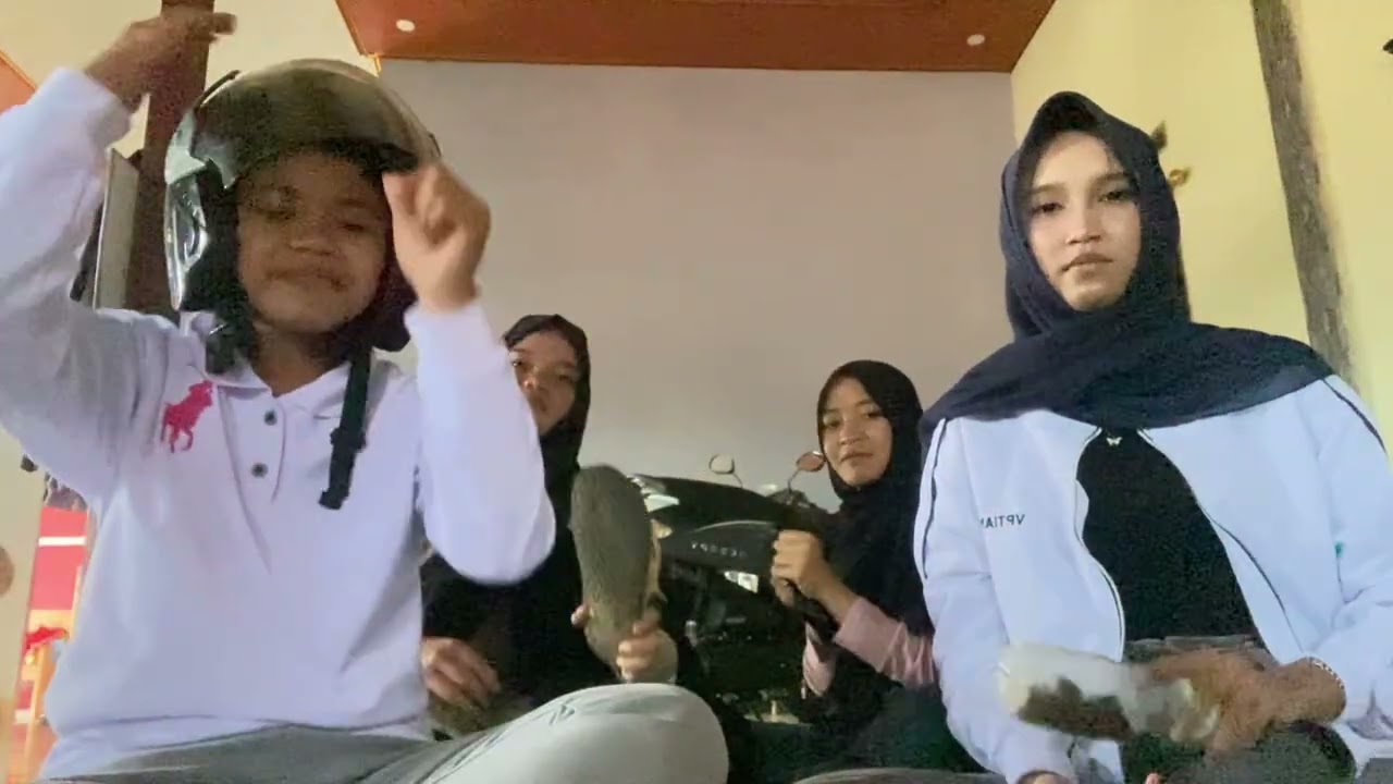 TUGAS SENI BUDAYA MEMBUAT ALAT MUSIK DARI BARANG BEKAS