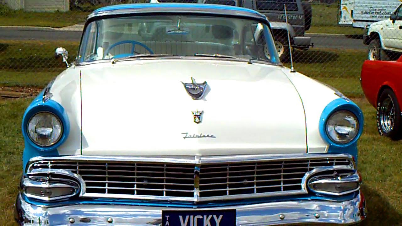 Классические автомобили: Ford Fairlane 1956 года