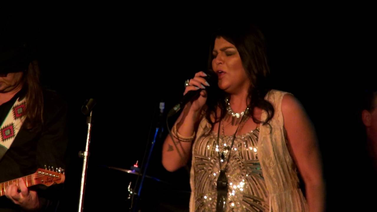Crystal Shawanda - I'd Rather Go Blind - Live Hugh's Room 2016