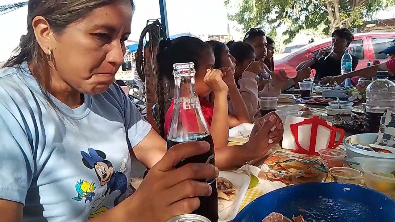De paseo y comiedo rico en el walamo 