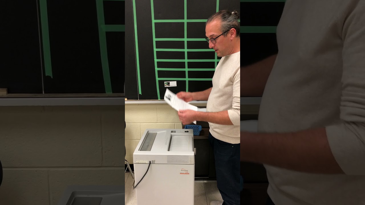 How to use the paper shredder