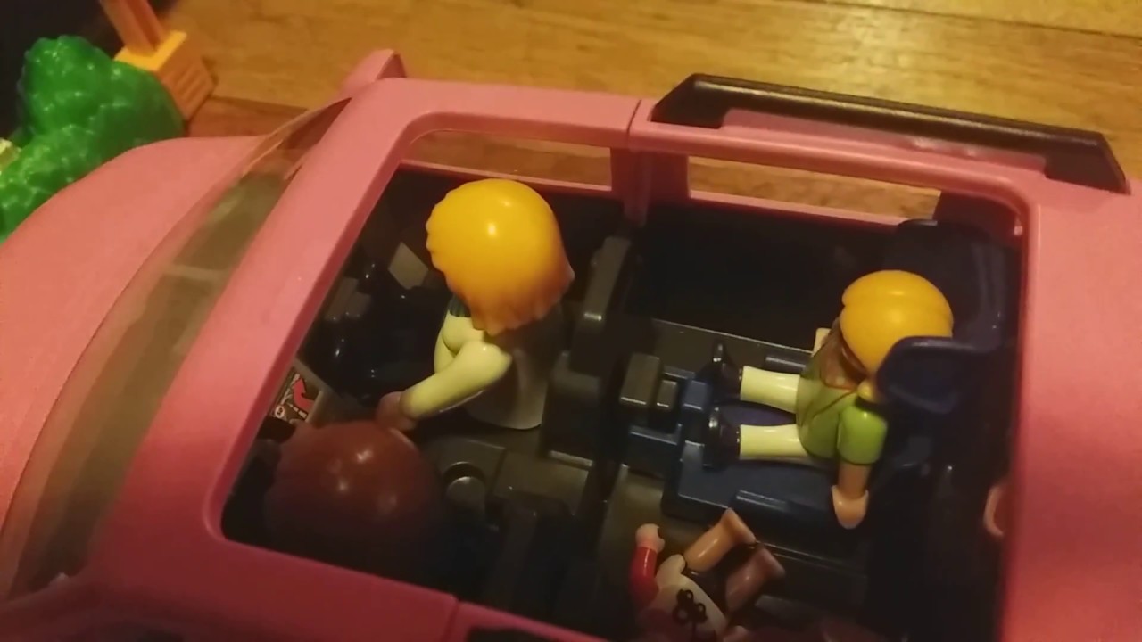 La  voiture  rose  PLAYMOBIL!!!😜