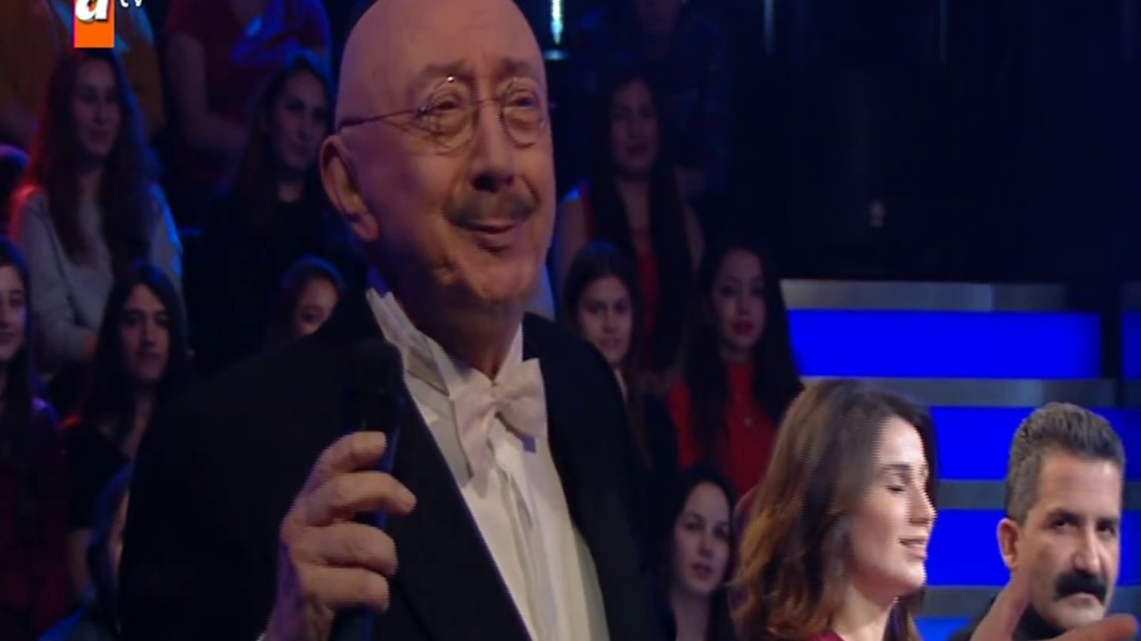 Özdemir Erdoğan - Pervane (Bana Ellerini Ver)