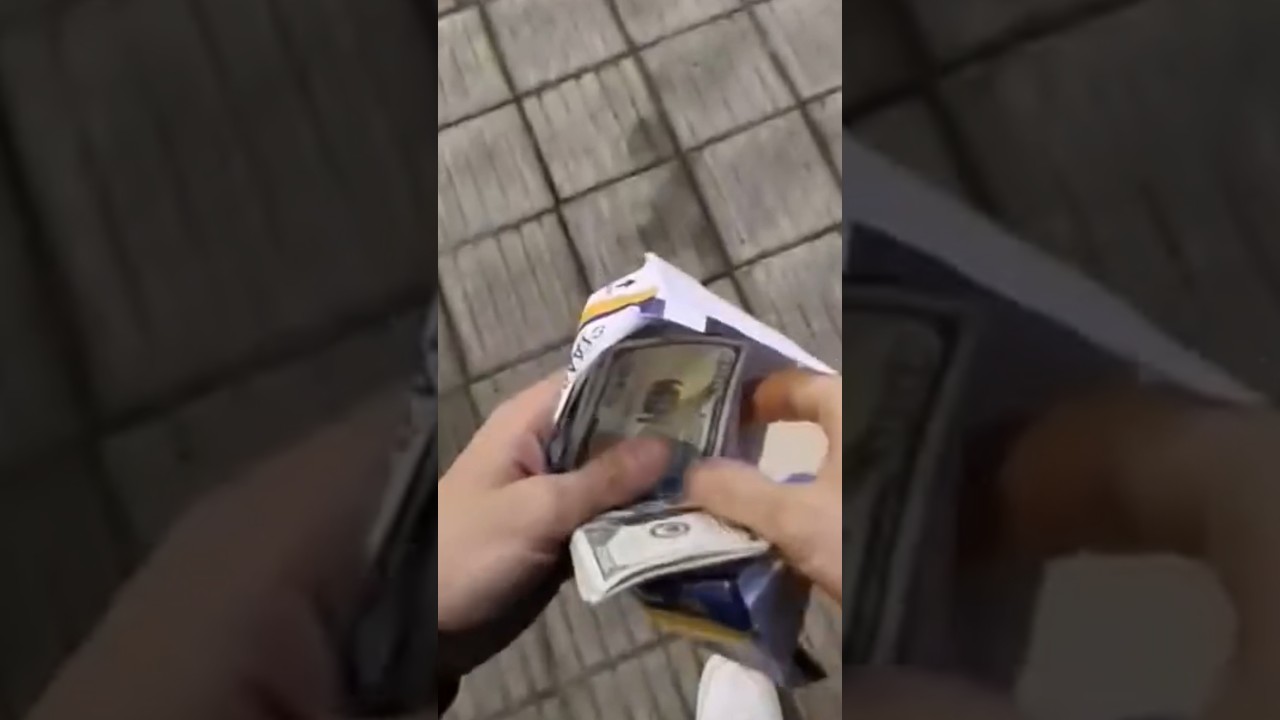 😱Encontr&oacute; D&Oacute;LARES y Vagabundos lo PERSIGUEN para Robarselos
