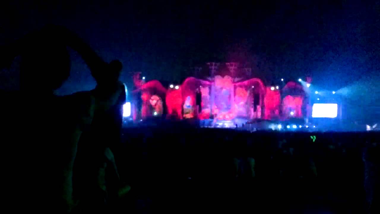 EDC Brasil (Electric Daisy Carnival) - Krewella - Alive