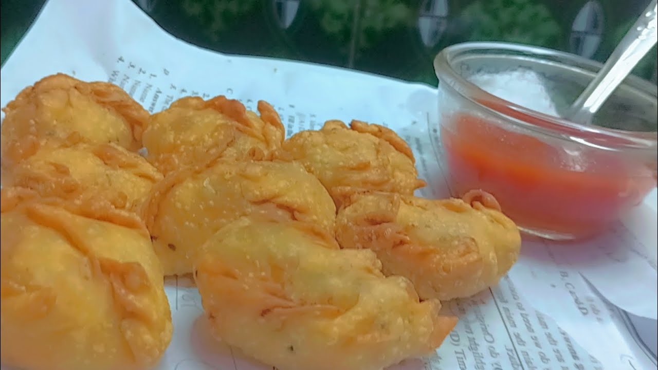 Is kire makore ki design wali snacks ko aapne bacho ke liye banaye ! In kire makore me aatri nahi h😲