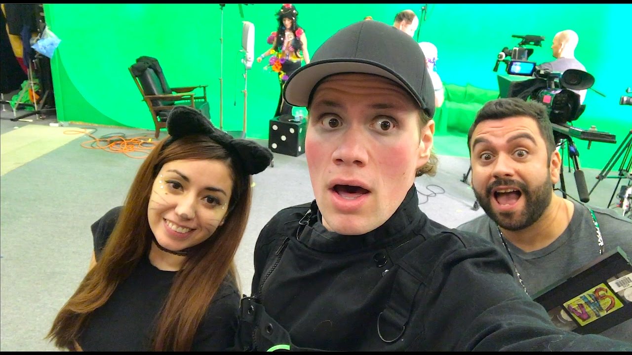 Hanging out with Luna Meow & Cinetalker on the Set of Things 4