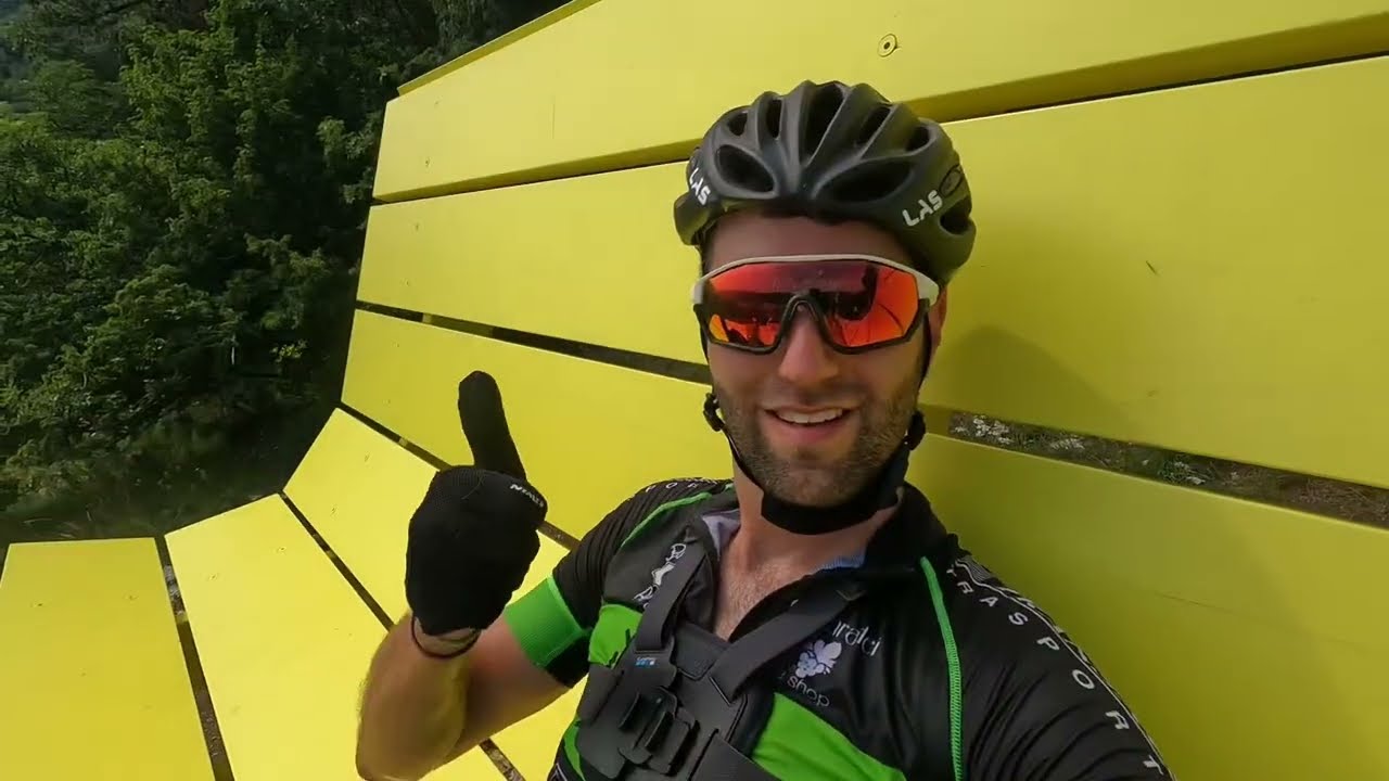 In MTB alla panchina gigante del Big Bench Project di Revine Lago.