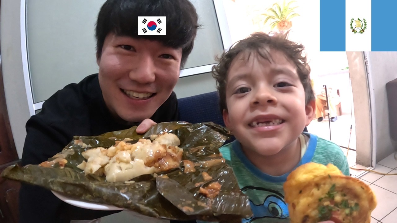COREANO PROBANDO TAMAL Y CHILLE RELLENO CASERO POR PRIMERA VEZ | GUATEMALA(15)🇬🇹