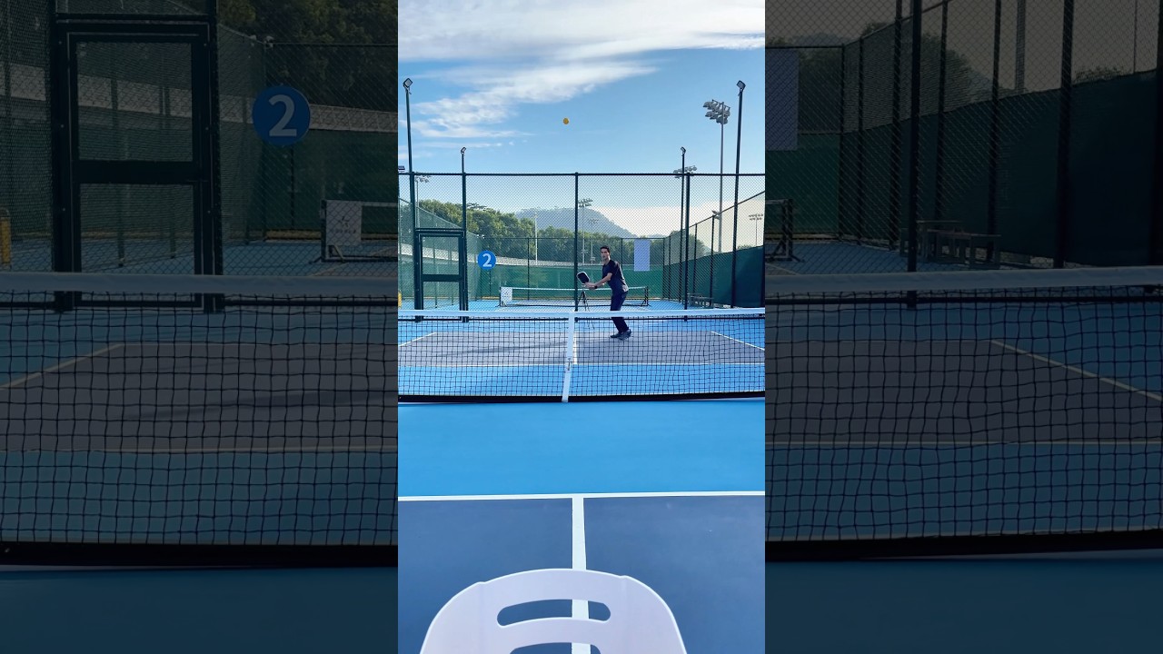 Solo pickleball training made easy! Smart feeding machine🏸
