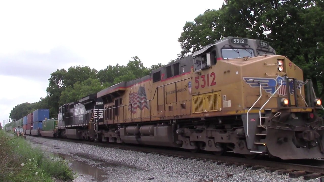 UNION PACIFIC UP GE C45ACCTE Southbound Intermodal Container on the Norfolk Southern Line