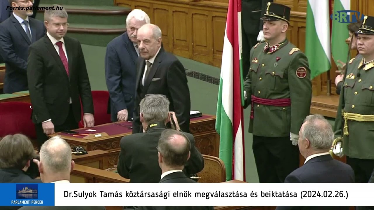 Dr Sulyok Tam&aacute;s k&ouml;zt&aacute;rsas&aacute;gi eln&ouml;k megv&aacute;laszt&aacute;sa &eacute;s beiktat&aacute;sa