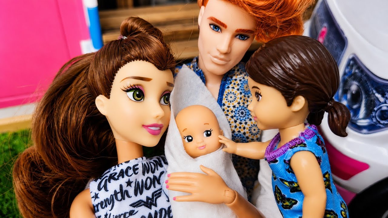 Barbie & Ken Doll Family Have a New Baby! 🤰👶 Hospital Routine 🏥 바비인형 디즈니 공주 벨 아기 임신출산 상황극 병원놀이 장난감놀이