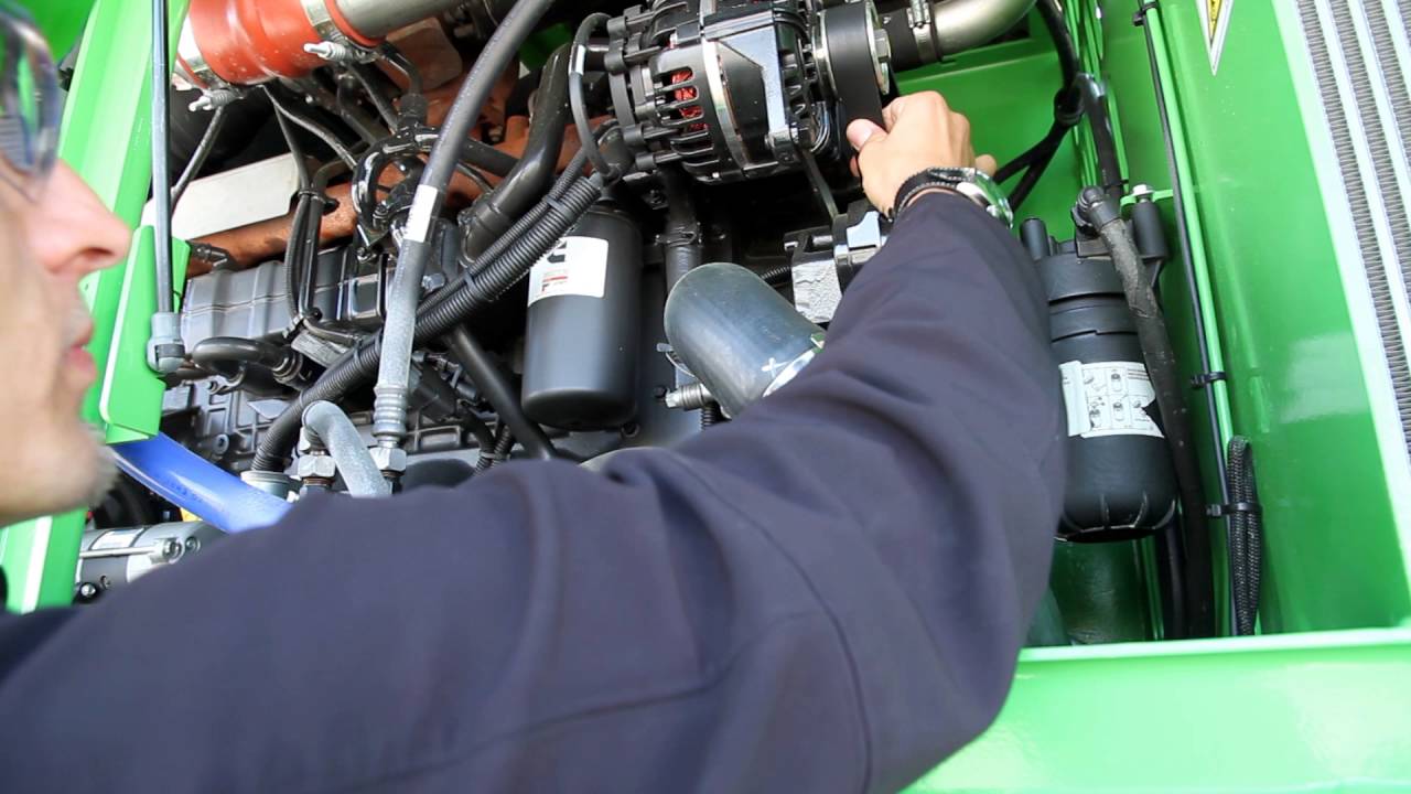 SENNEBOGEN Wartungsvideo – 830 Umschlagbagger