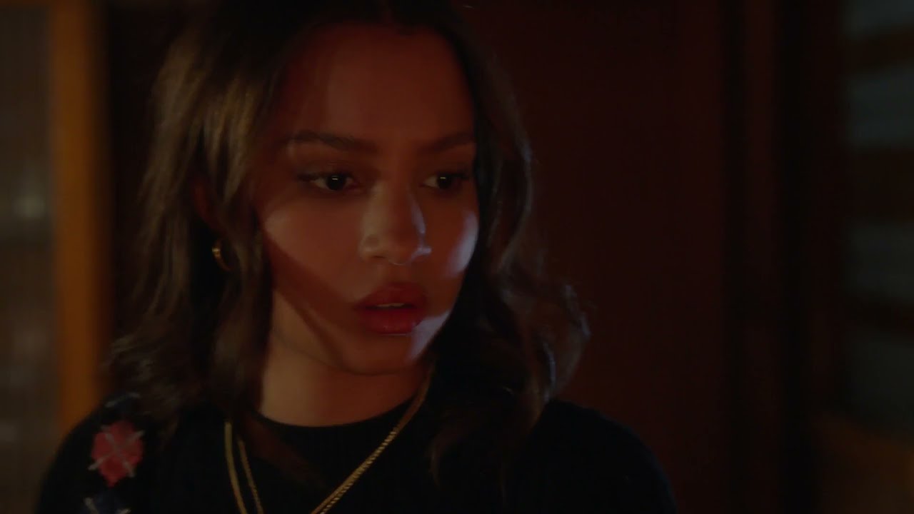 9-1-1 5x09 - May walks in on Athena and Bobby
