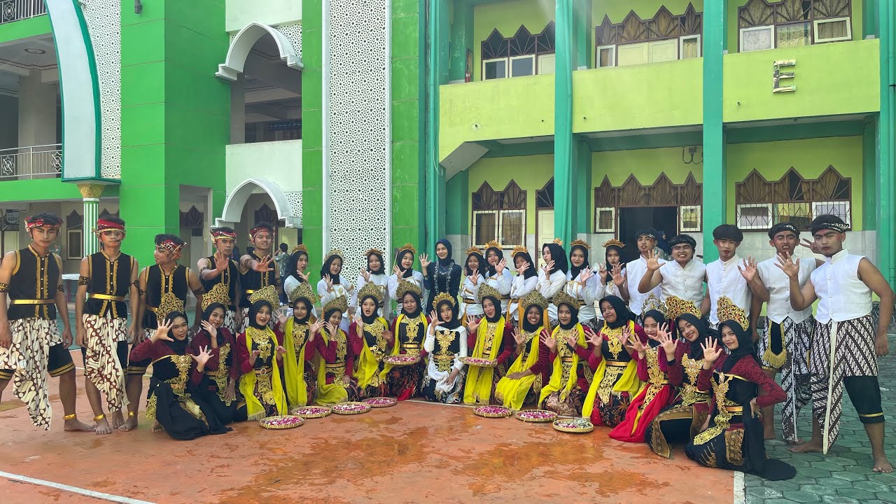 TARIAN SATU KELAS “PERANG BATIN” XII-F5✨