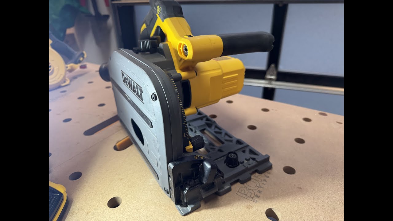 Changing a Dewalt Track Saw Blade - For Complete Idiots