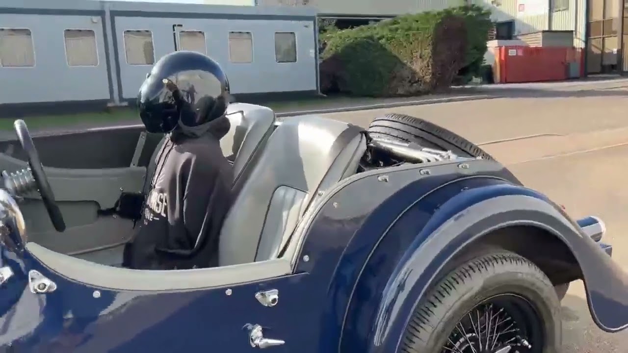 MORGAN 4/4 MIDWINTER - MORGAN CLASSIC SPORT BLUE