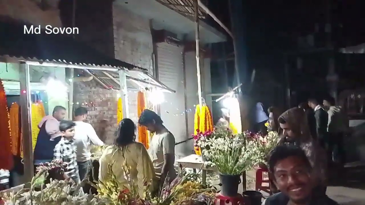 ১৪ই ফেব্রুয়ারি ভালোবাসা দিবস উপলক্ষে কোটচাঁদপুর প্রত্যেকটা ফুলের দোকানে ভালো বেচাকেনা শুরু হয়েছে 