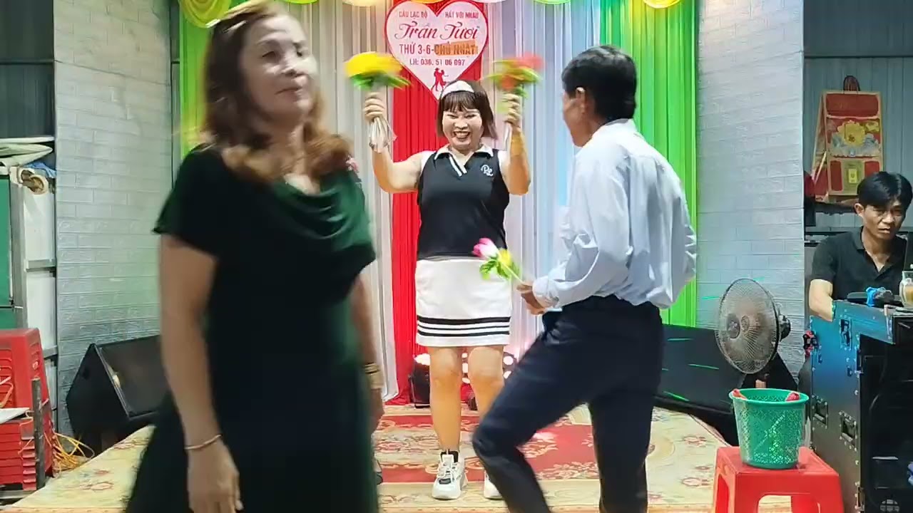 Chị nhành giao lưu CLB trần tươi ca khúc người tình tôi ơi 