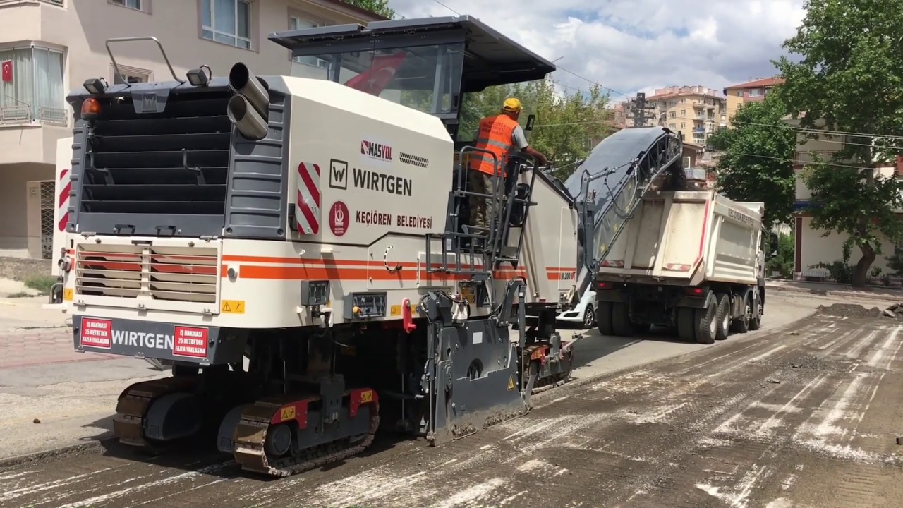 Wırtgen w 200 Asfalt kazıma çalışması