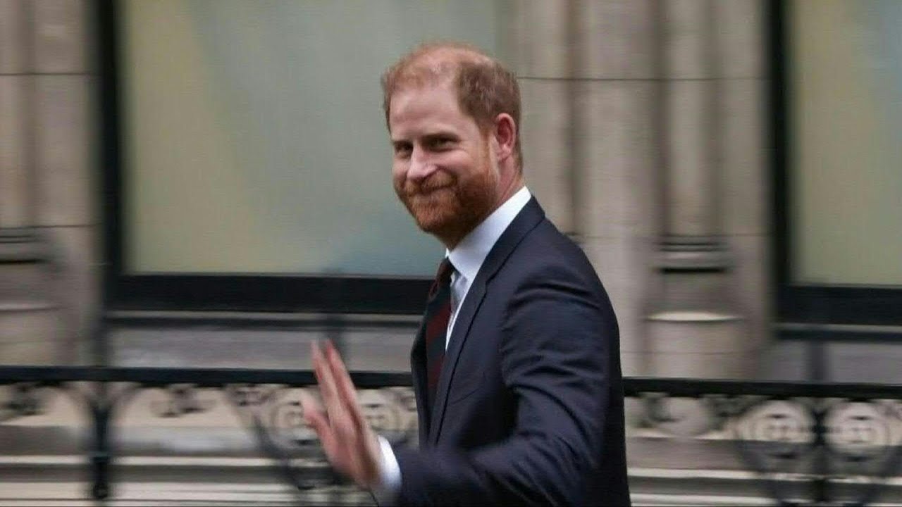 Pr&iacute;ncipe Harry acusa tabloides de transformarem a vida da esposa em um &lsquo;verdadeiro inferno&rsquo; | AFP