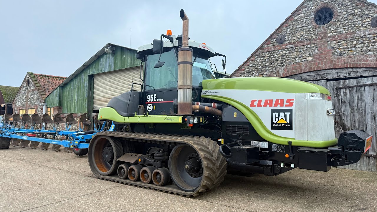 На девятибороздном плуге заменены штифты и втулки 