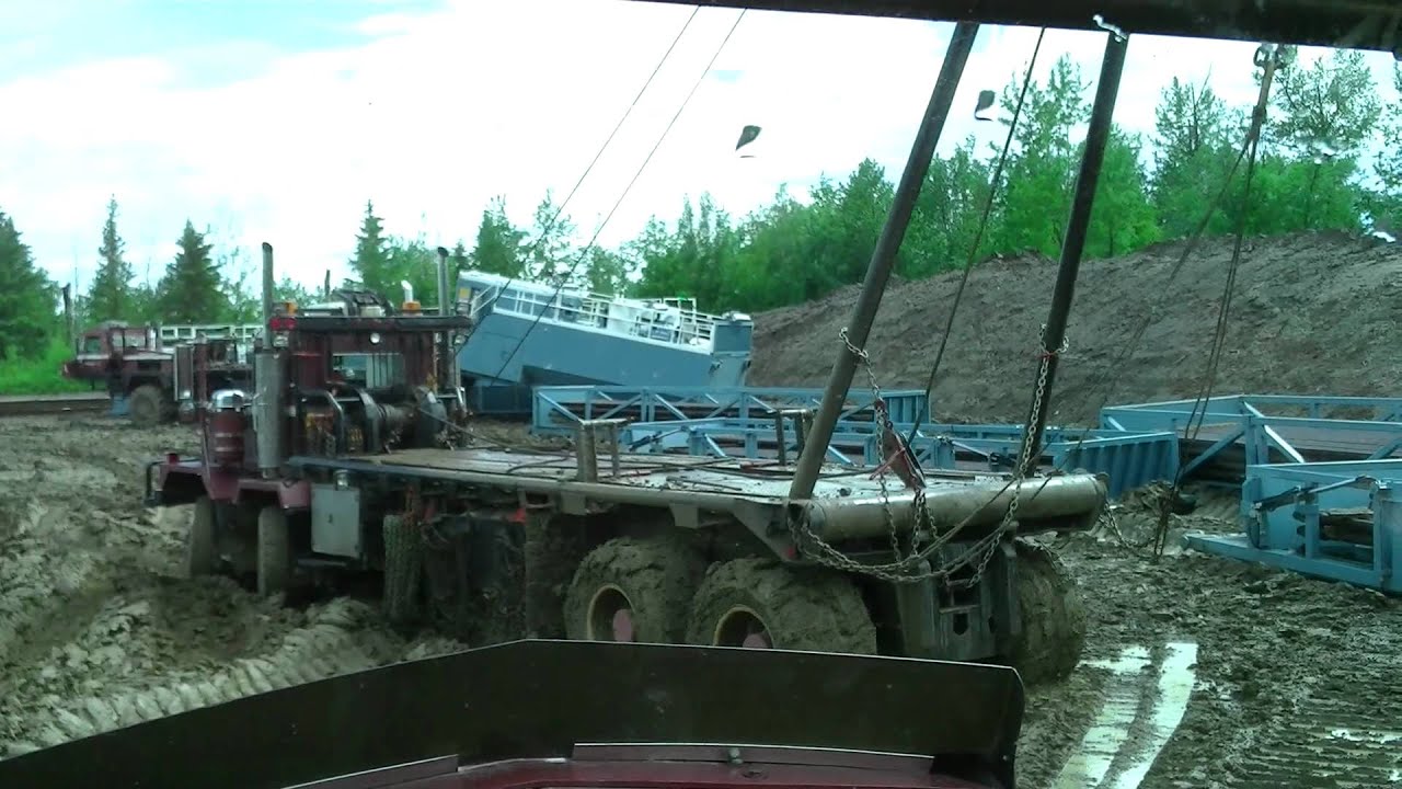 Gin Pole Truck Having Fun In The Mud