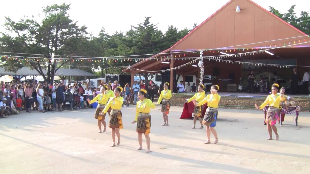 CPY performs Serng Narng Hai into Serng Ponglarng dance on June 11, 2016