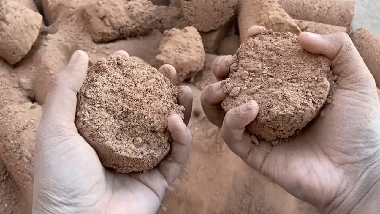 Asmr dusty red sand pouring & dry floor crumbling💕#asmr #satisfying💗💗