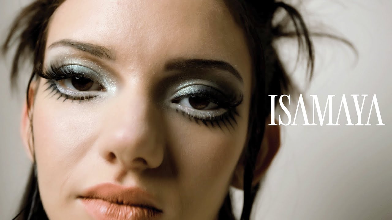 Exaggerated Mint Doll Eyes Look  | MAKEUP MASTERCLASS