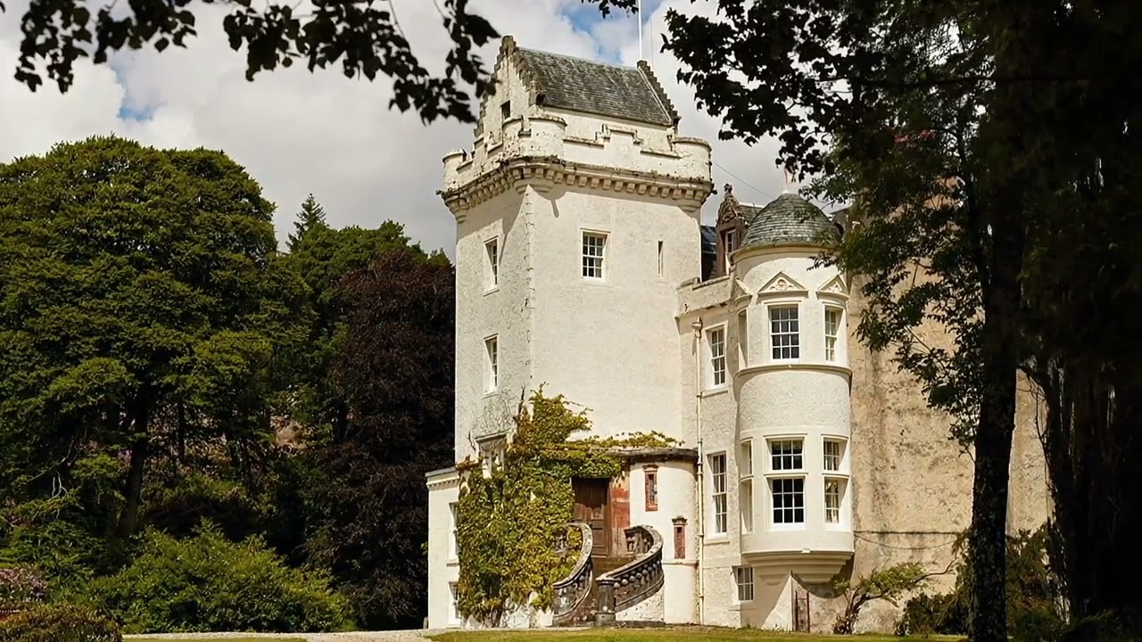 Relaxing Scottish Castle Ambience | Old Castle Lachlan Soundscape | Calming Loch Fyne Atmosphere