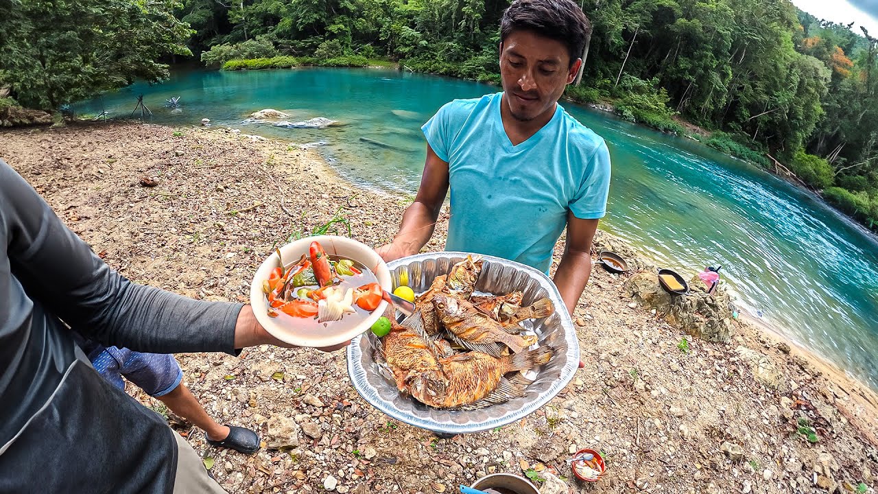 Atrapando jaibas, camarón pigua y grandes mojarras, cocinando un caldo