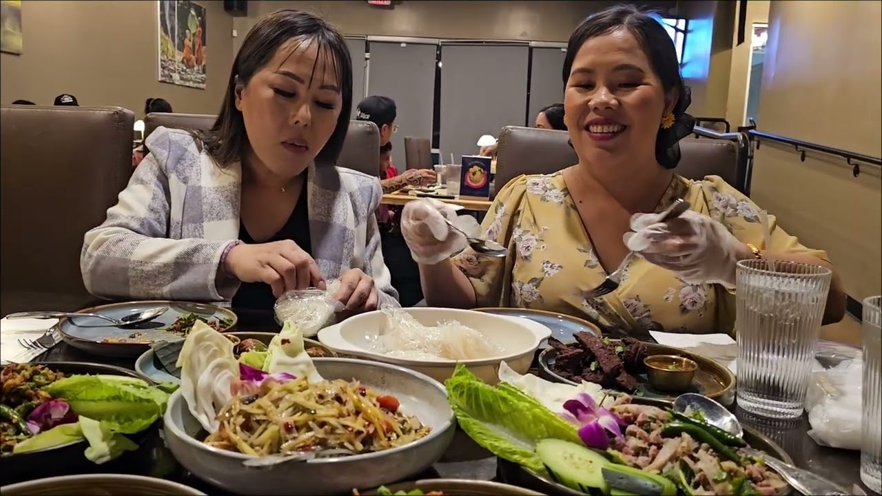 Lao kitchen maiv vwj peb mus noj zauv mov nplog ntsim tas tas February 2026