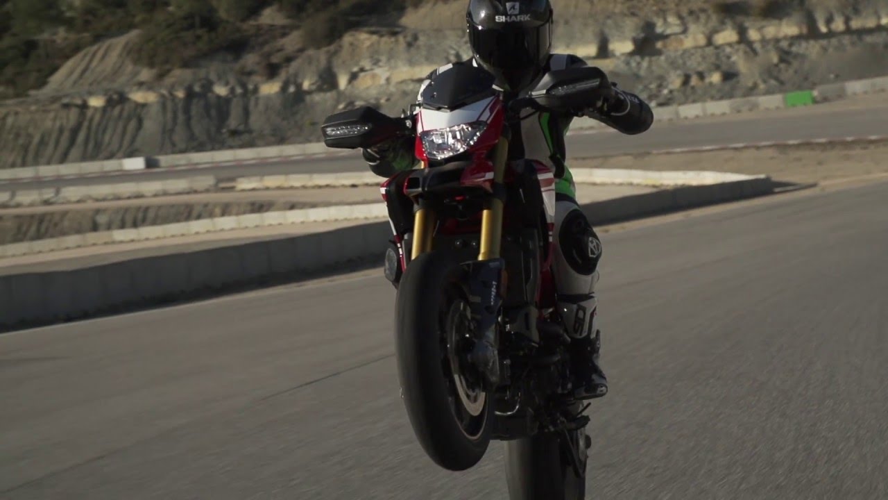 Ducati Hypermotard 939 SP Wheelies