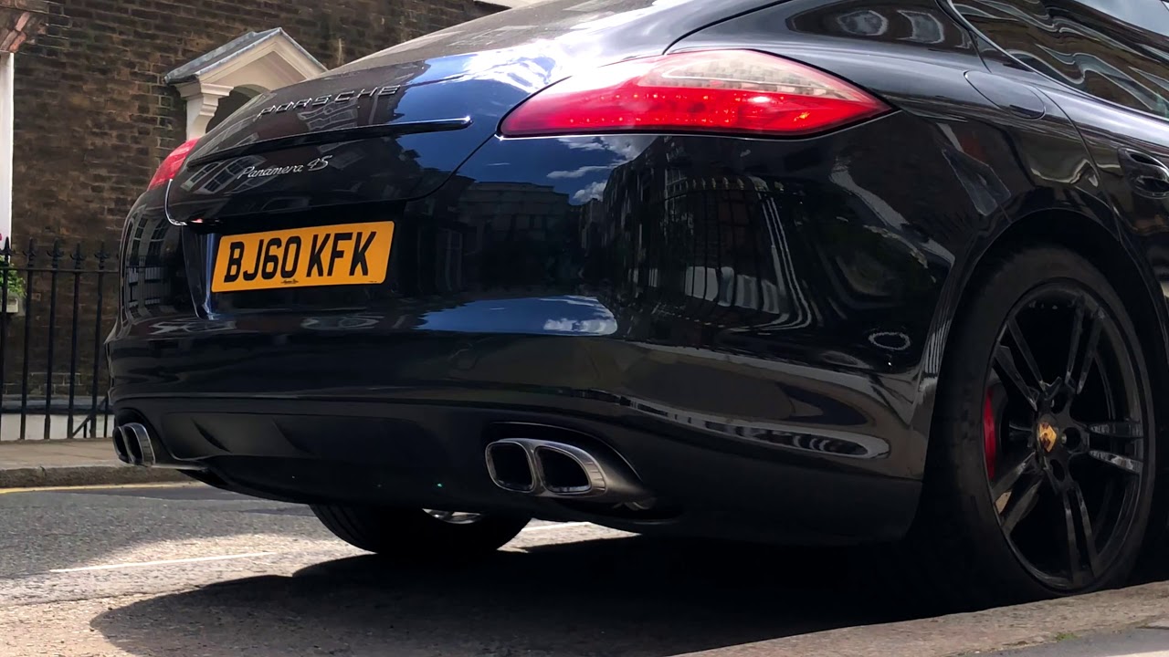 Porsche Panamera 4S startup - stock sports exhaust